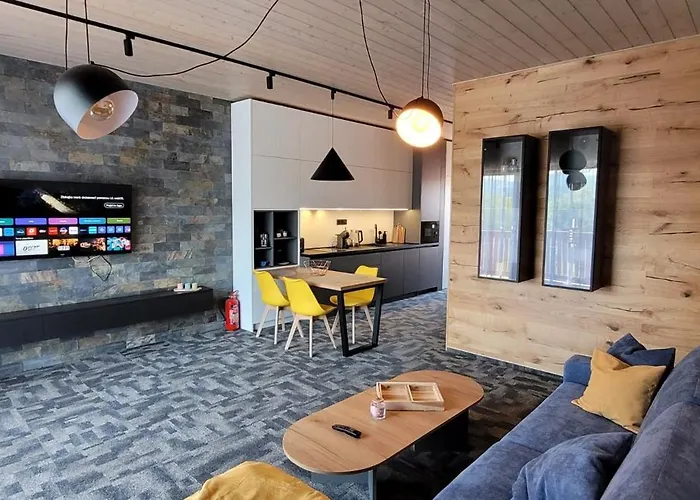 Apartman E4 *