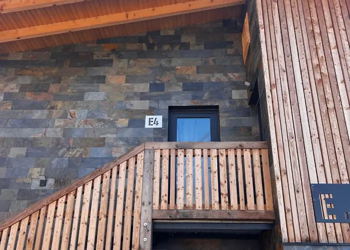 Apartman E4 *